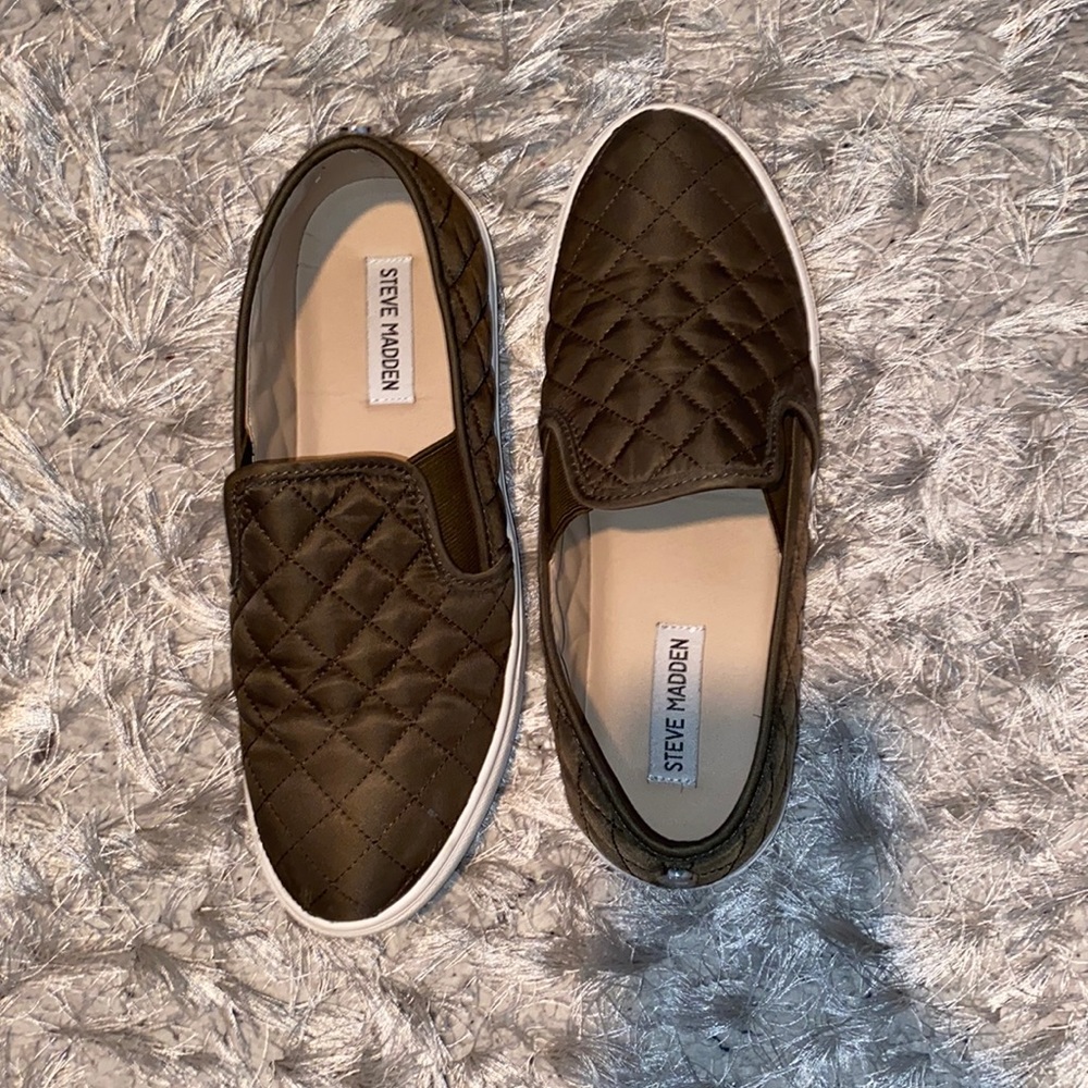 Steve Madden green sneakers